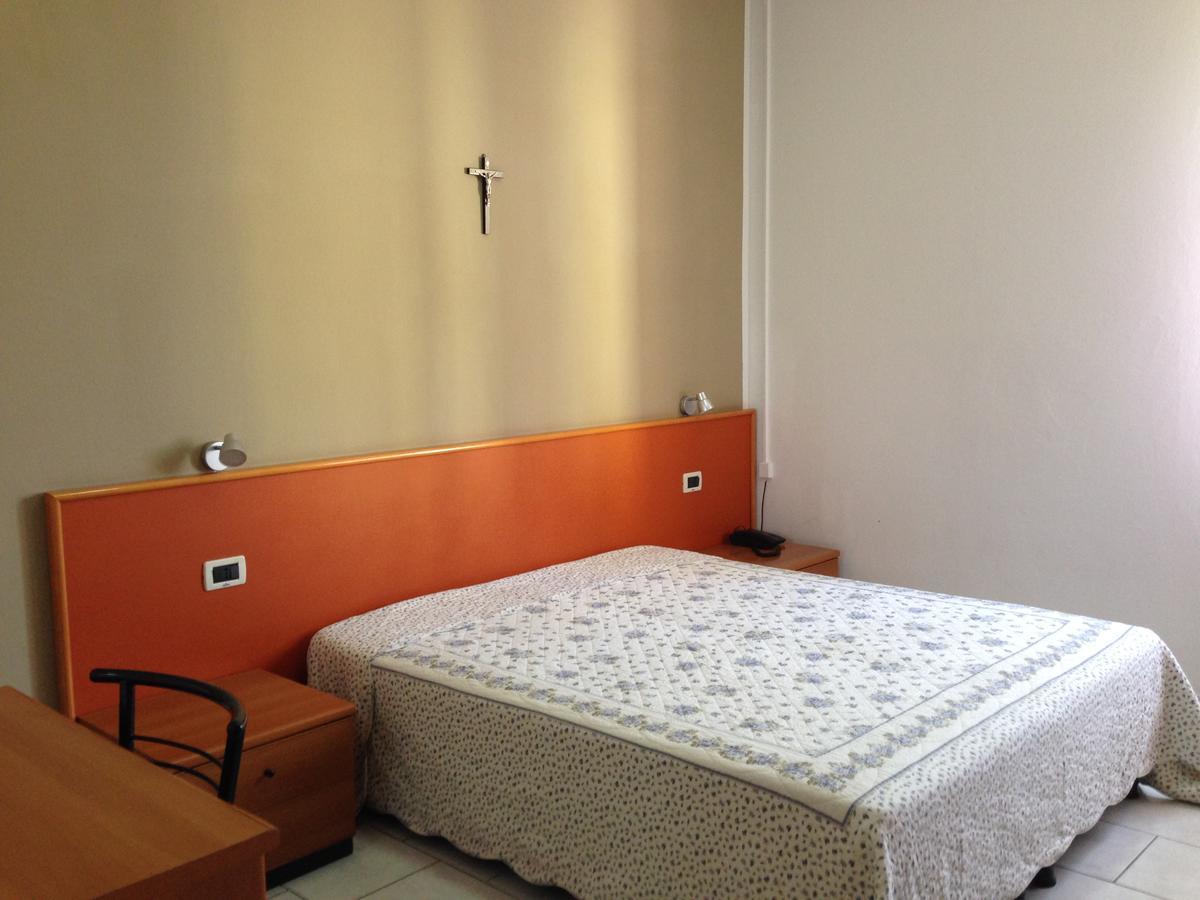 Hotel Lo Scoglio Castelnuovo del Garda Zewnętrze zdjęcie