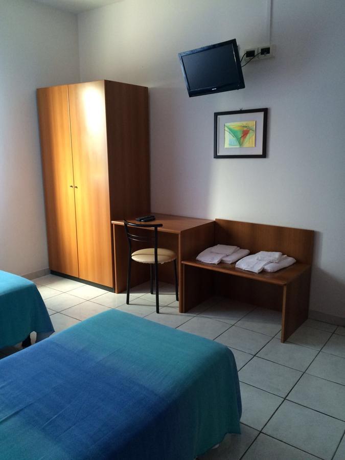 Hotel Lo Scoglio Castelnuovo del Garda Zewnętrze zdjęcie