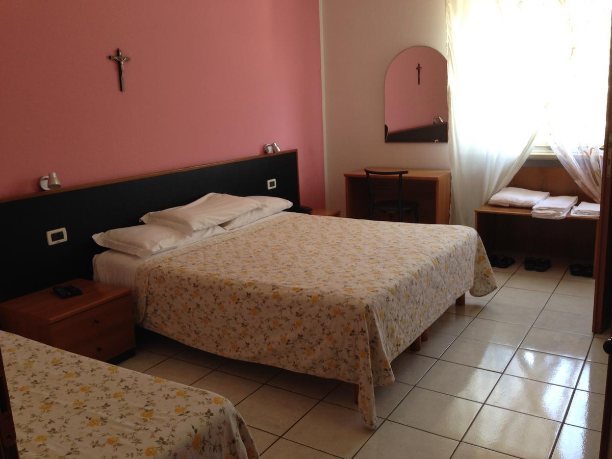 Hotel Lo Scoglio Castelnuovo del Garda Zewnętrze zdjęcie