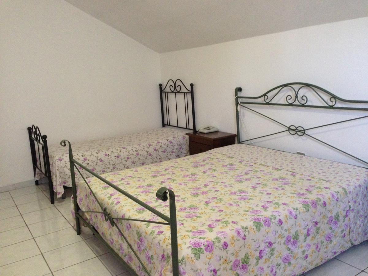 Hotel Lo Scoglio Castelnuovo del Garda Zewnętrze zdjęcie